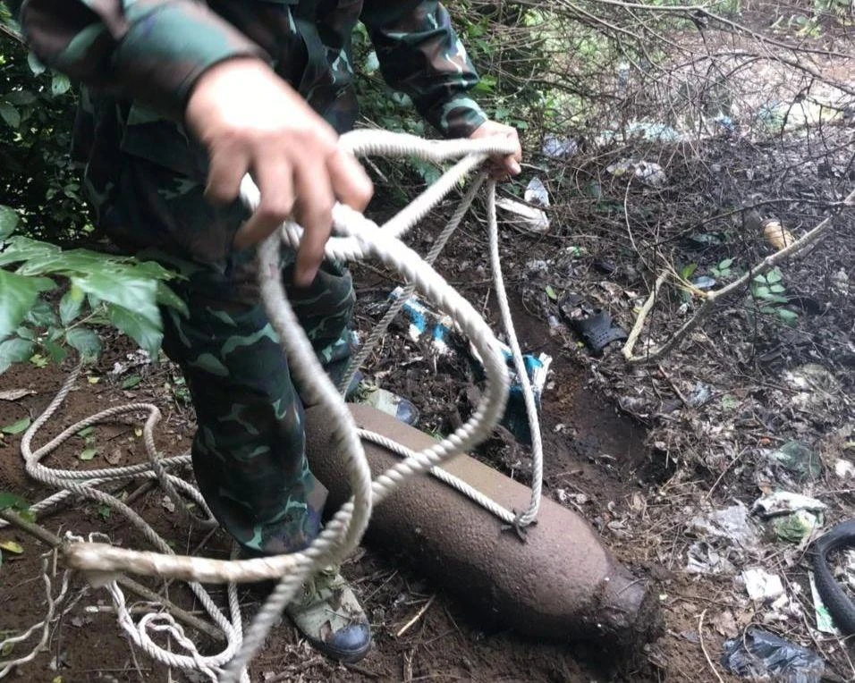 Quả bom nặng 115kg được xử lý an toàn. Ảnh: Bộ CHQS tỉnh Trà Vinh Quả bom nặng 115kg được xử lý an toàn. Ảnh: Bộ CHQS tỉnh Trà Vinh