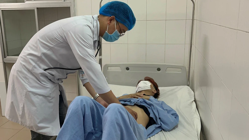 Hiện bệnh nhân tỉnh táo, tiếp xúc tốt, niêm hồng, không xuất huyết tái phát. Ảnh: BVCC