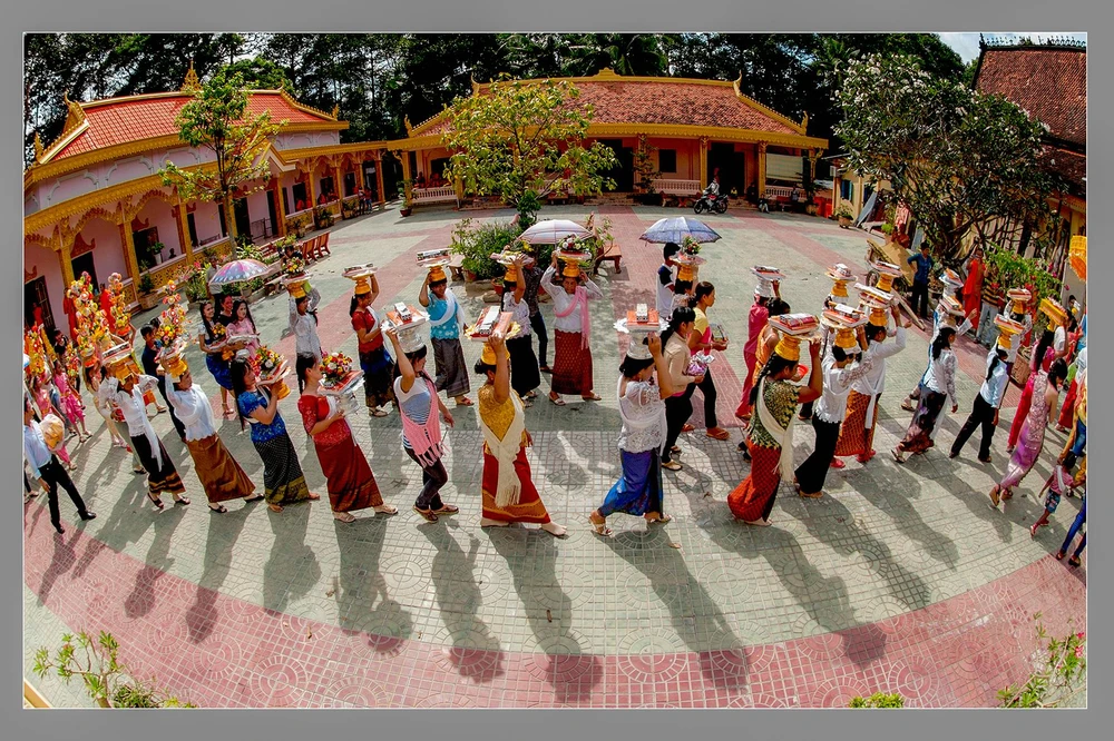 Lễ hội Ok Om Bok tỉnh Trà Vinh được công nhận là Di sản Văn hóa phi vật thể cấp Quốc gia. Ảnh: Thế Bình