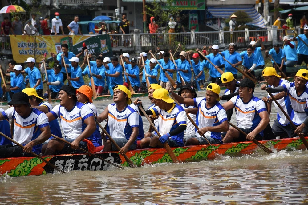 Lễ hội Ok Om Bok của đồng bào Khmer Nam bộ đã được Bộ Văn hóa, Thể thao và Du lịch công nhận là Di sản Văn hóa phi vật thể cấp quốc gia.