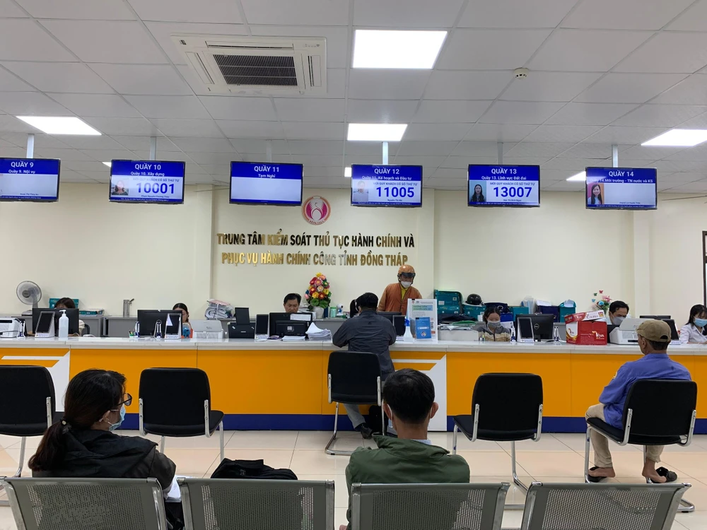 Trung tâm kiểm soát thủ tục hành chính và phục vụ hành chính công tỉnh Đồng Tháp