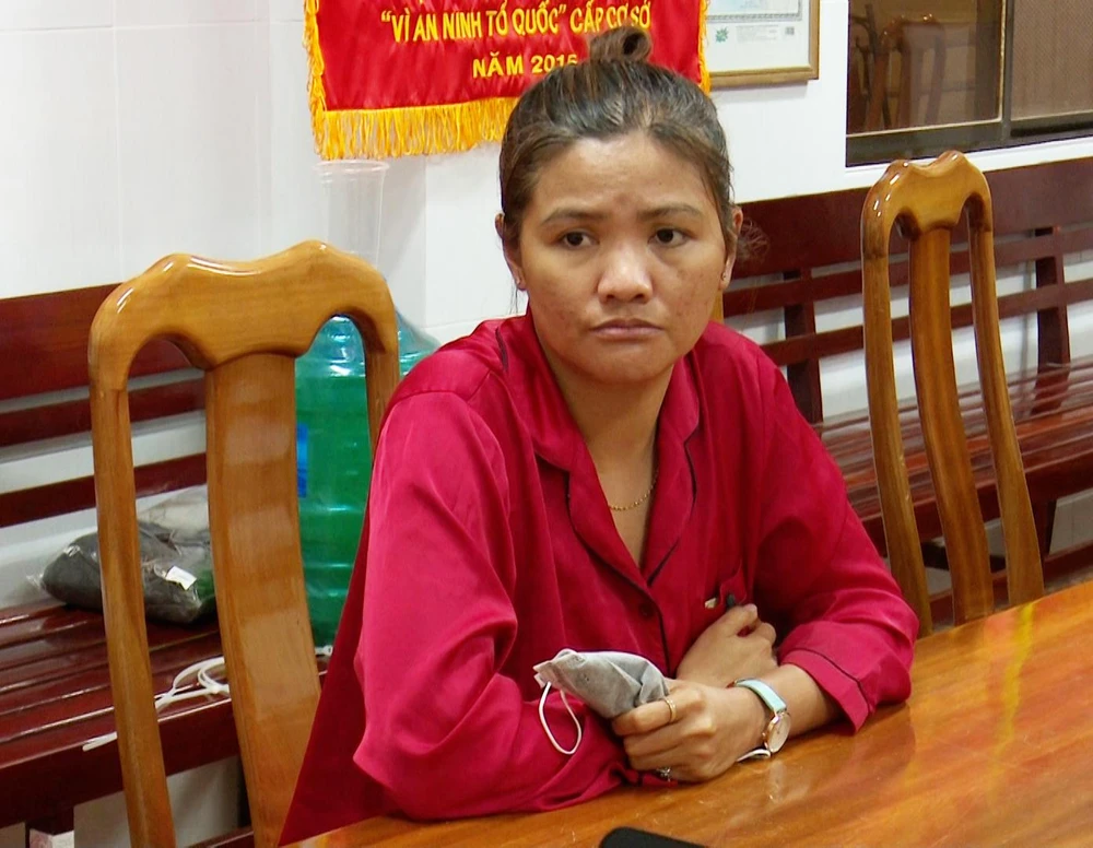 phụ nữ cầm đầu hỗn chiến 