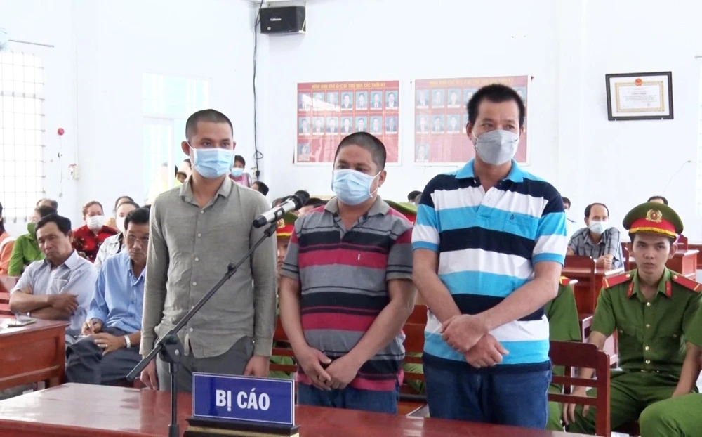 Các bị cáo tại tòa. Ảnh: QM Các bị cáo tại tòa. Ảnh: QM