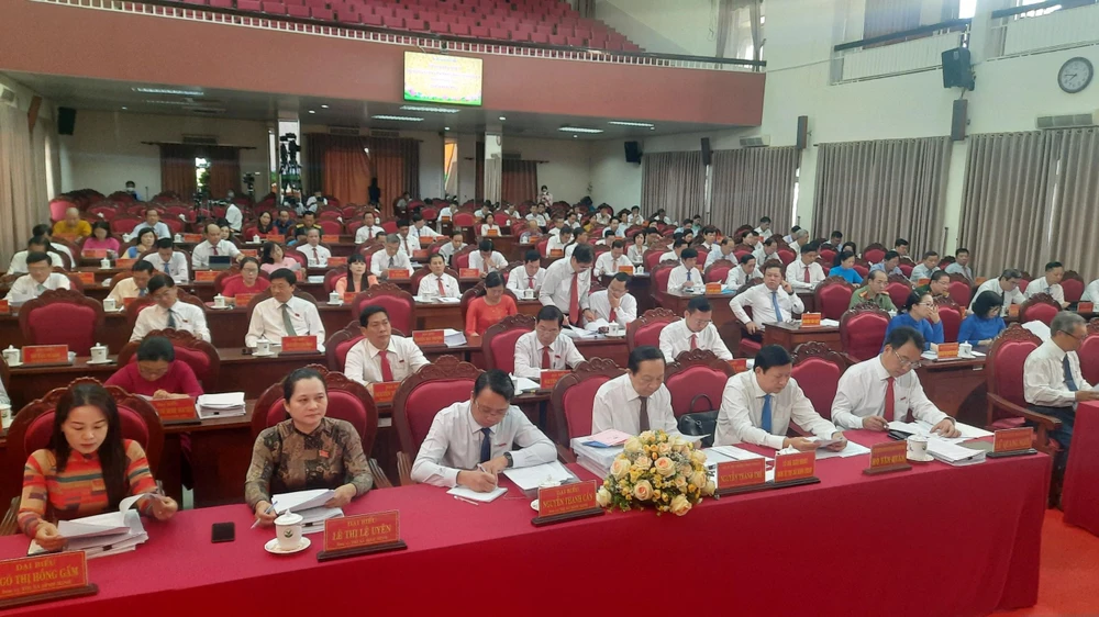 hội đồng nhân dân vĩnh long