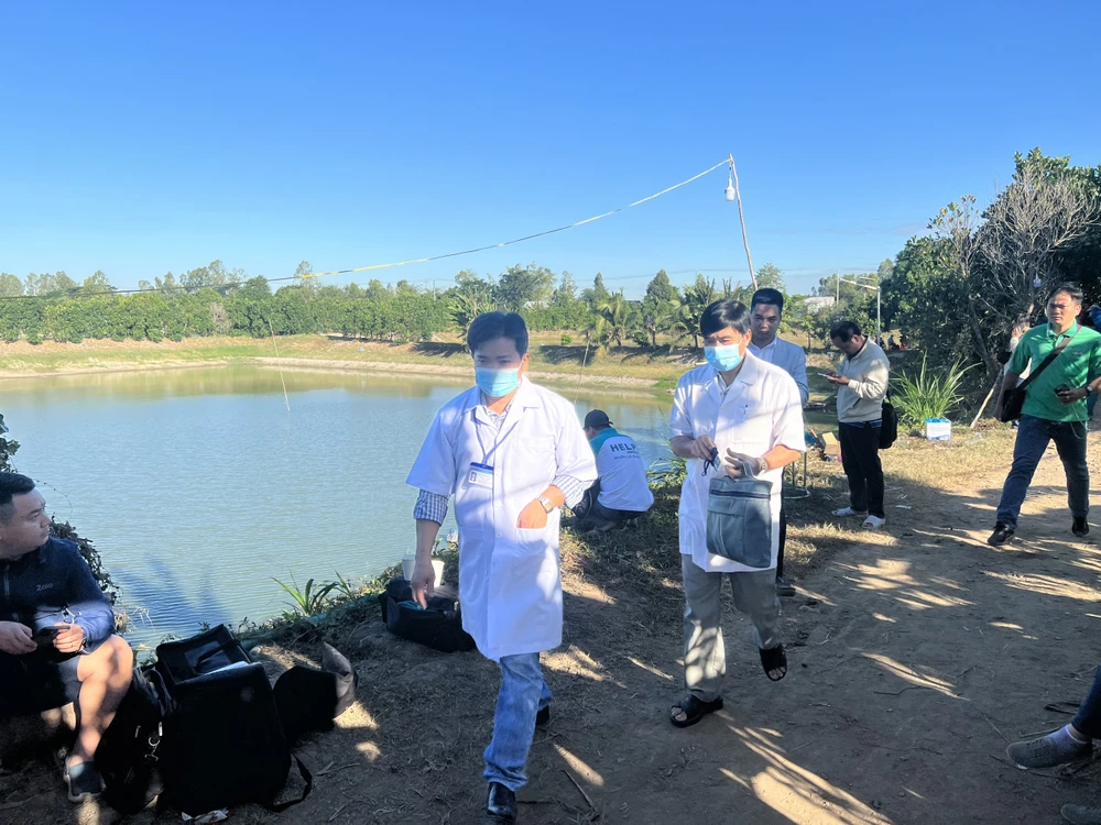 Lực lượng y tế được tăng cường đến hiện trường sẵn sàng phục vụ.