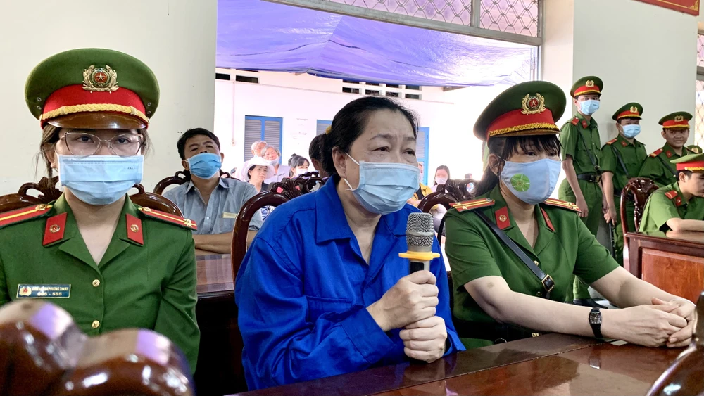 buôn lậu 51kg vàng