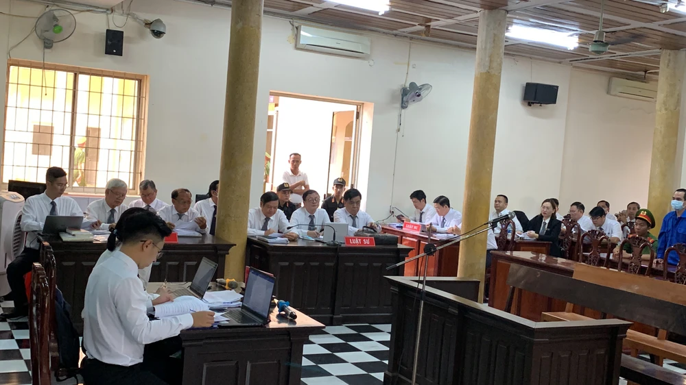 buôn lậu 51kg vàng