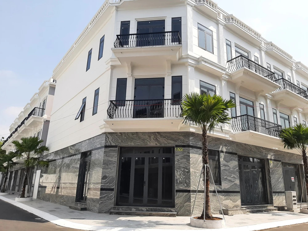 Địa ốc sai phép