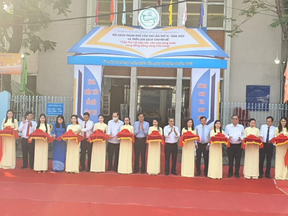 triễn lãm sách cần thơ