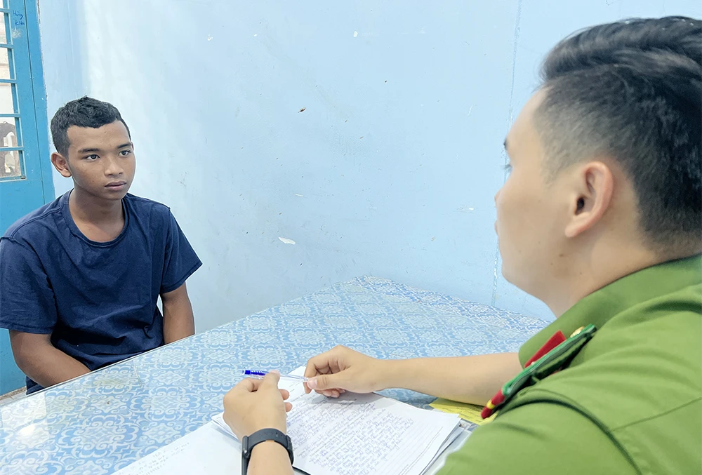 Lâm Hoài Ân tại cơ quan công an. Ảnh: CACC