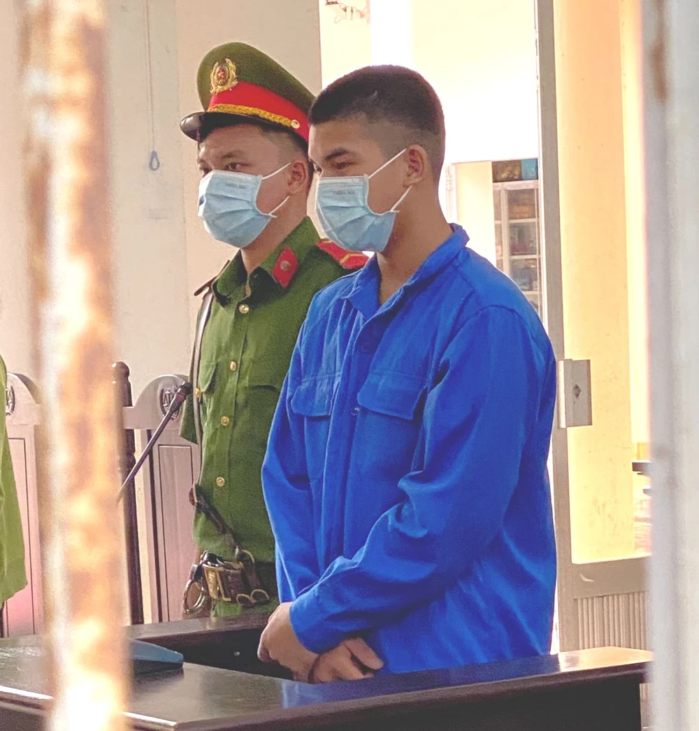 thiếu niên giết người