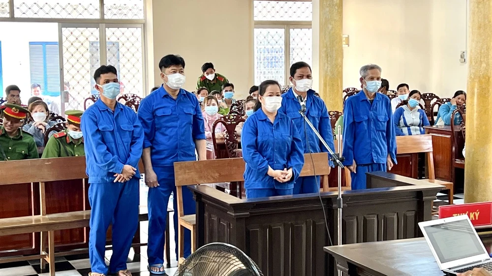 lừa bán thiên thạch