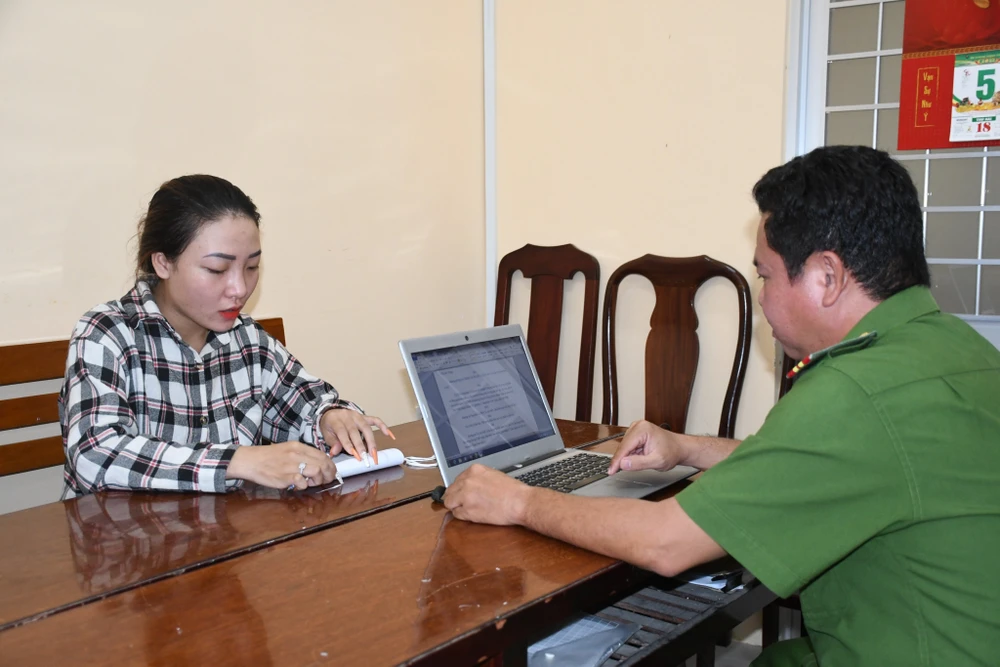 Đập xe cấp cứu