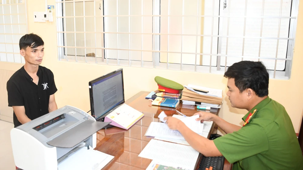 trộm điện thoại