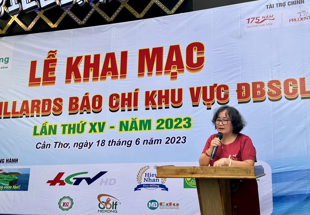 Tiến sỹ Phạm Thị Mỵ - Tổng Biên tập Tạp chí Sức khỏe và Môi trường phát biểu khai mạc Giải bida Báo chí khu vực Đồng bằng sông Cửu Long mở rộng lần thứ 15. Ảnh: HD