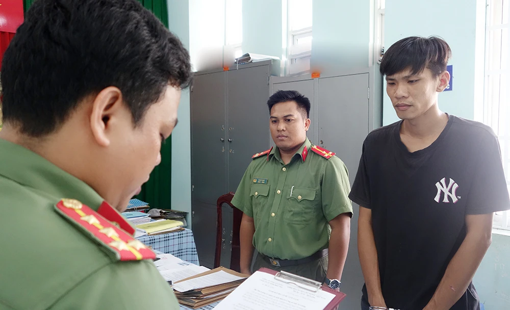 vũ khí quân dụng