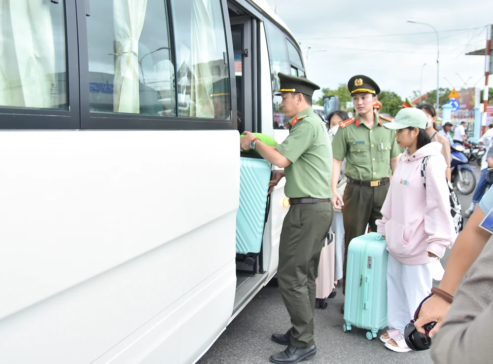 vượt biển thi tốt nghiệp THPT vượt biển thi tốt nghiệp THPT