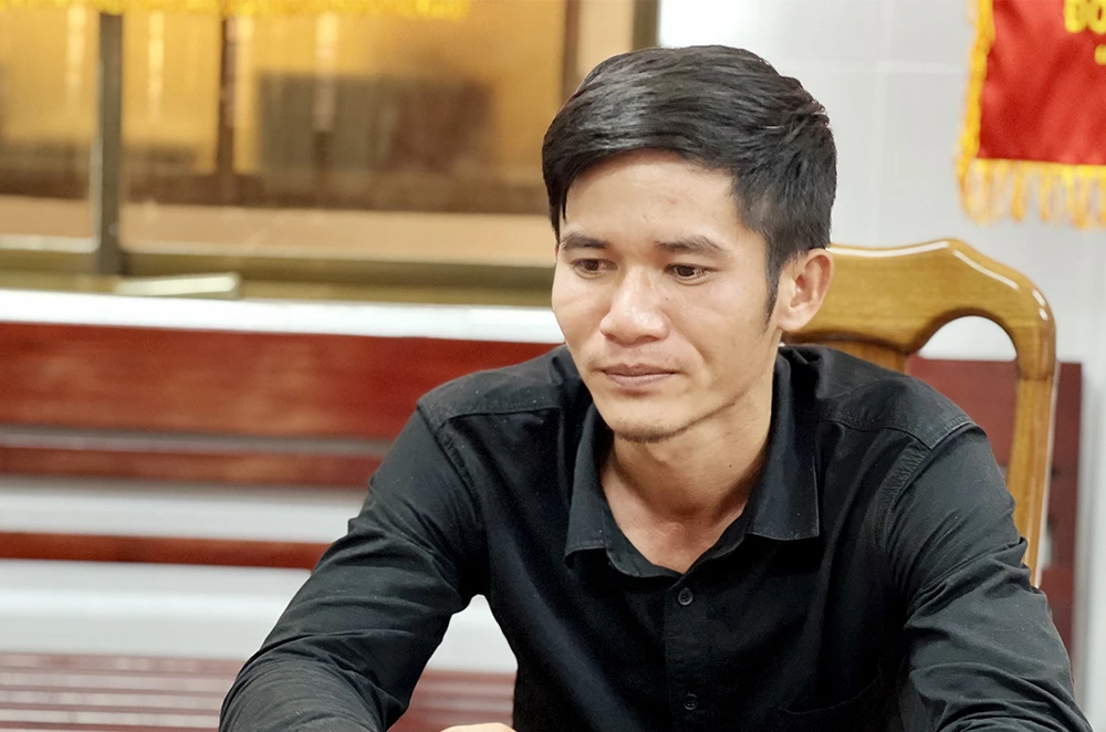 trộm pin sạc máy bay