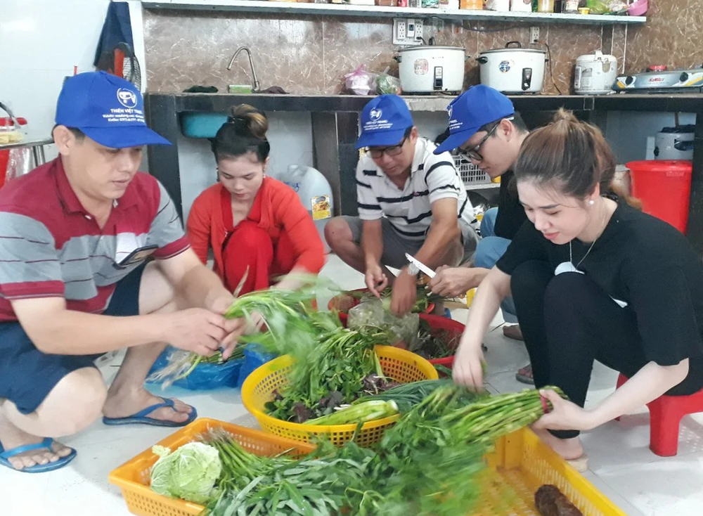 du khách kẹt đảo