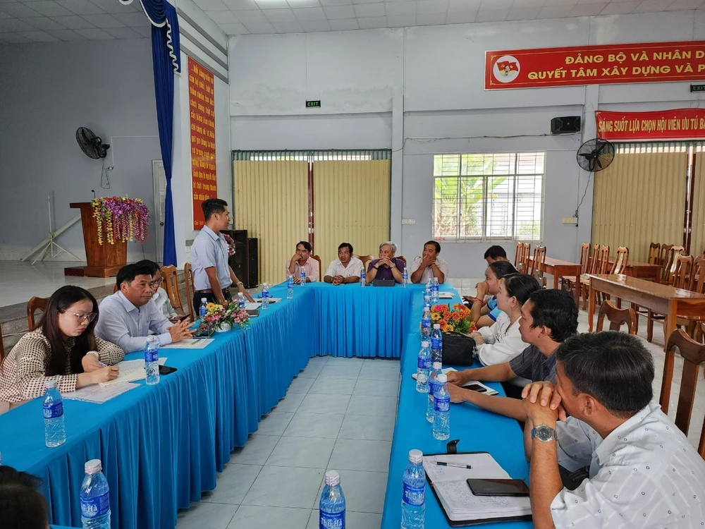 cha dượng bạo hành