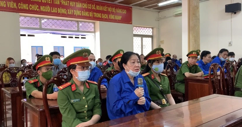 Buôn lậu 51kg vàng