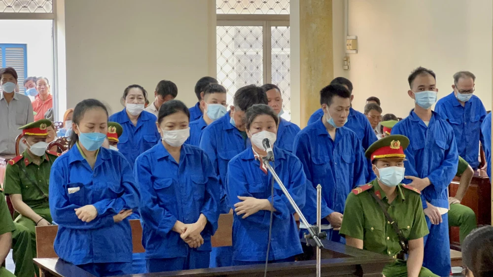 buôn lậu 51kg vàng