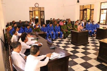 hỗn chiến có súng