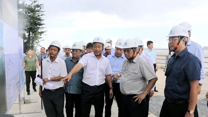 sạt lở sông tiền