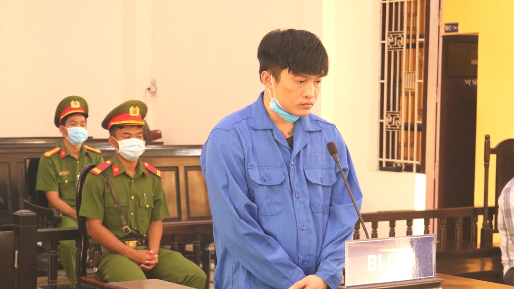 cậu chém cháu vì nhậu về sớm