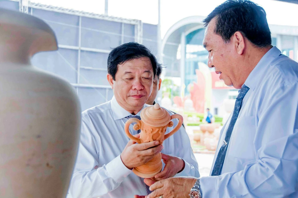 gốm đỏ vĩnh long