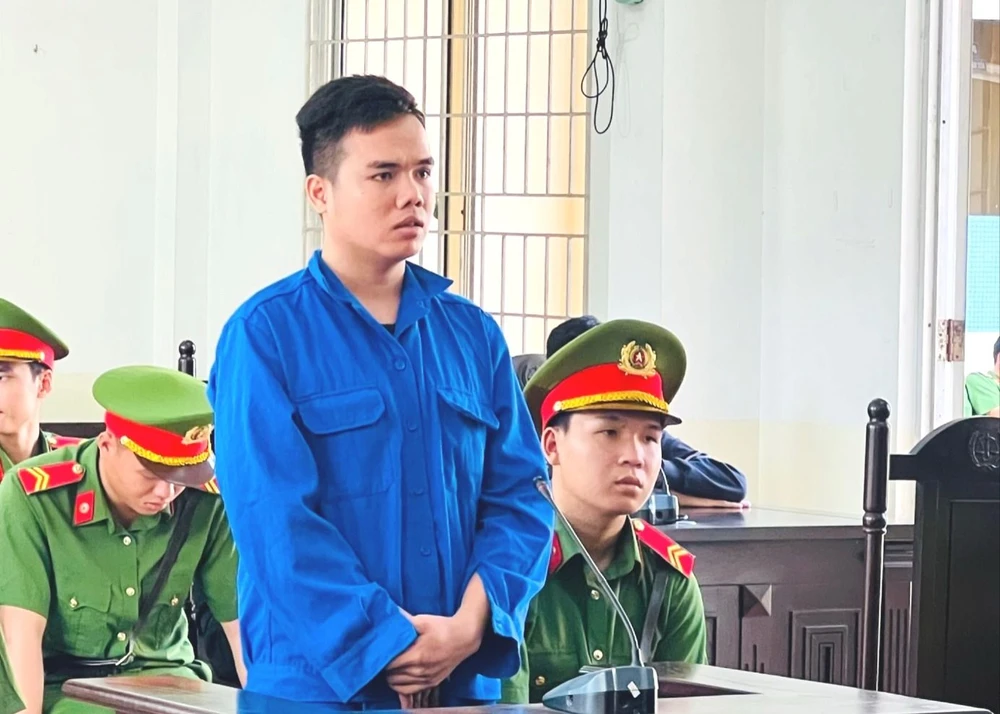 tức giận câu nói nên thanh niên dùng dao giết cậu