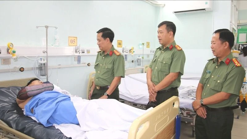 thiếu tá công an bị chém