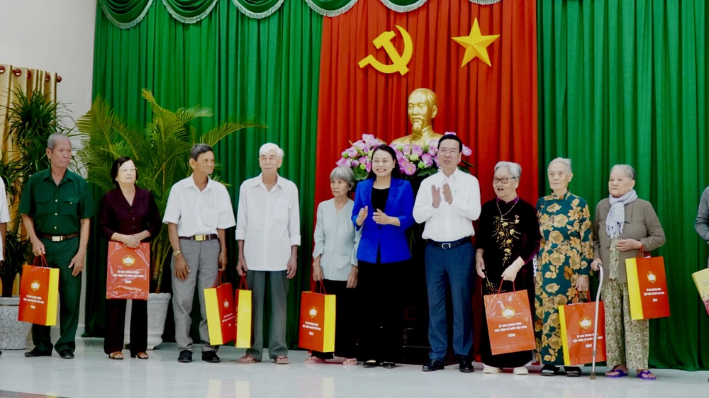 chủ tịch nước võ văn thưởng