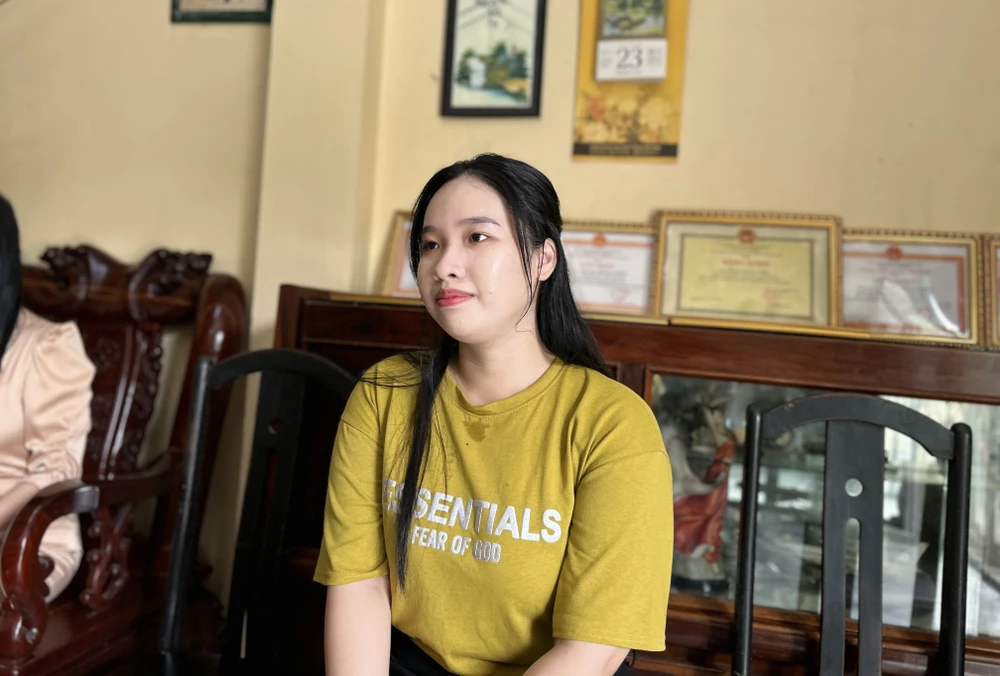 Cất bằng đại học, cô gái trẻ ở Cần Thơ tự nguyện xin nhập ngũ