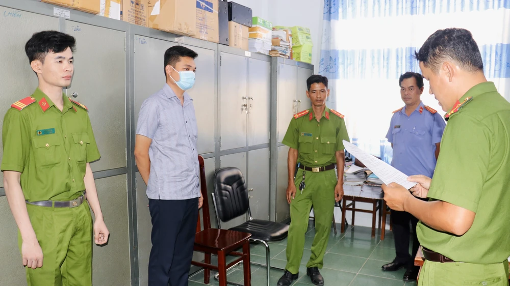 Giám đốc công ty vàng ở Vĩnh Long bị bắt vì lừa đảo