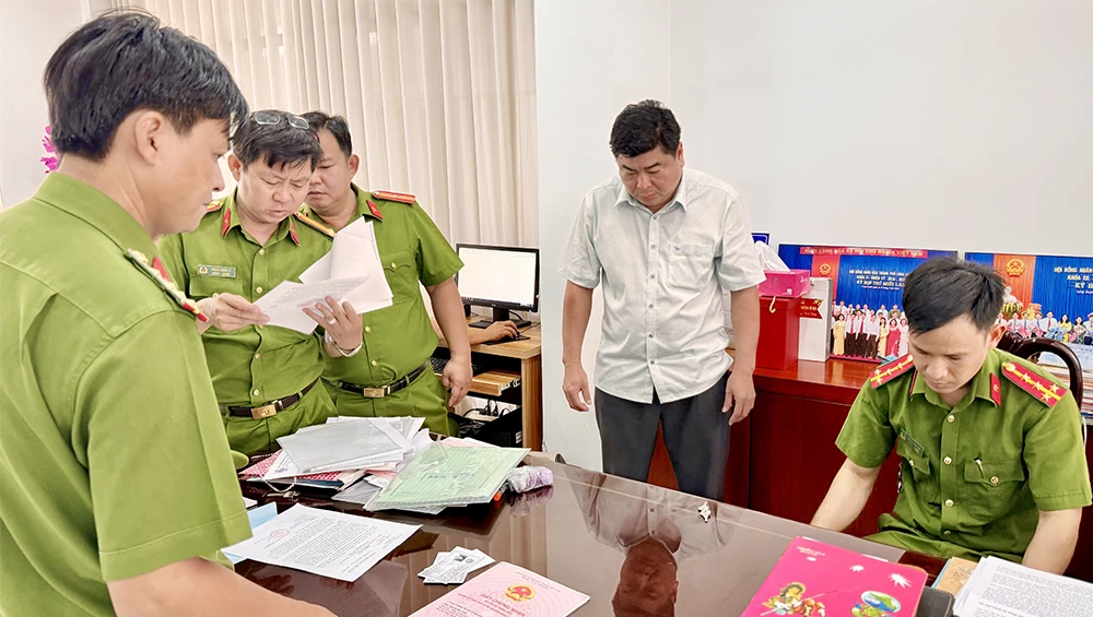 Lý do phó chủ tịch UBND TP Long Xuyên bị bắt