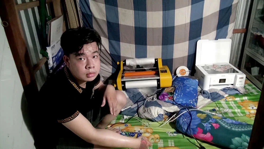 Nam thanh niên tự sản xuất tiền giả mang bán cho nhiều người
