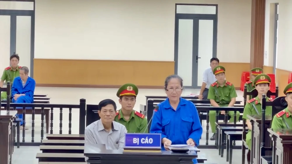 1 luật sư bị phạt tù vì xuyên tạc, vu khống lãnh đạo TAND Tối cao