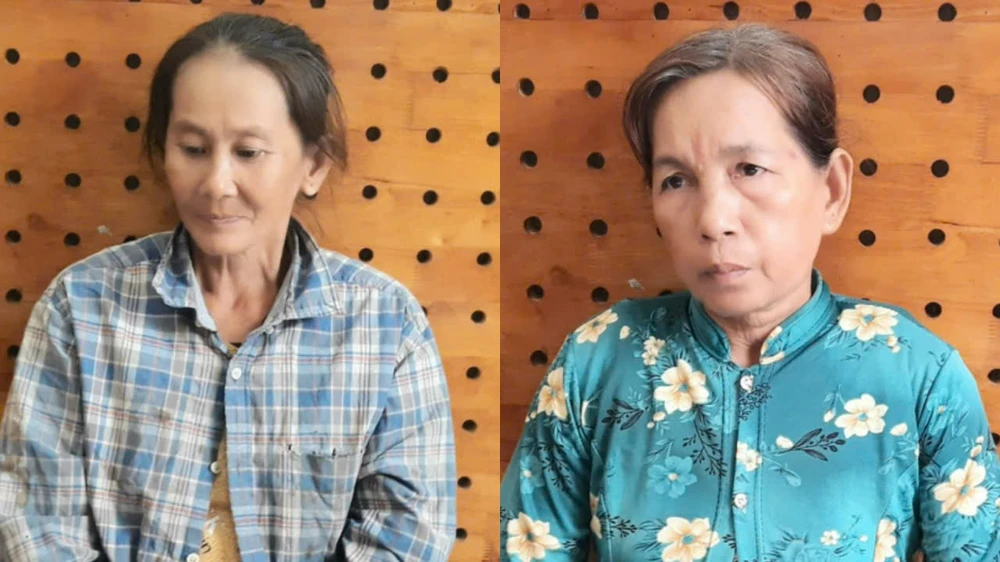 Bắt khẩn cấp 2 phụ nữ đánh, tạt nước sôi công an