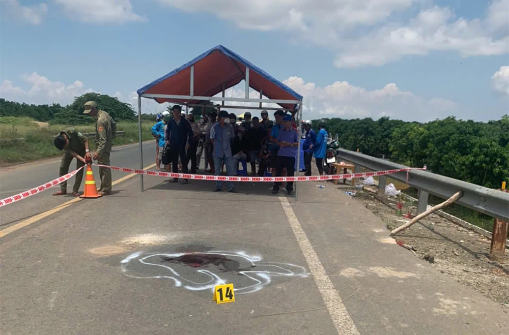 Hiện trường người chạy xe ôm bị sát hại. Ảnh: CACC