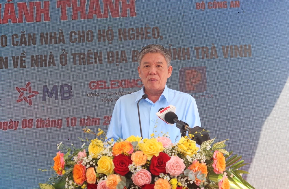 bộ công an trao nhà cho người nghèo ở trà vinh