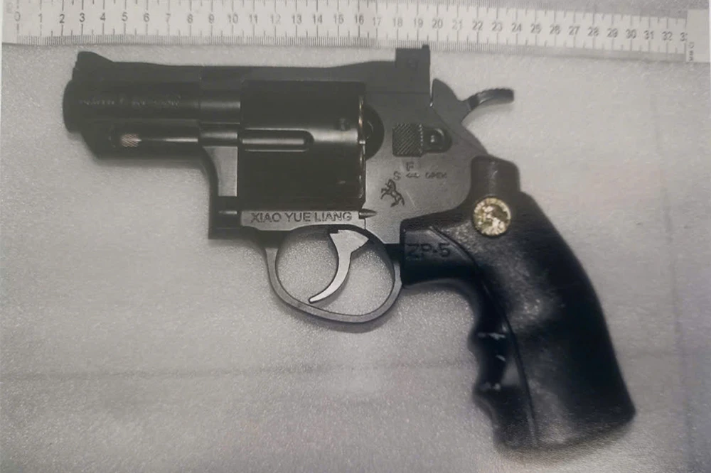 Mua súng Rulo dùm, 1 thanh niên ở Cần thơ bị bắt