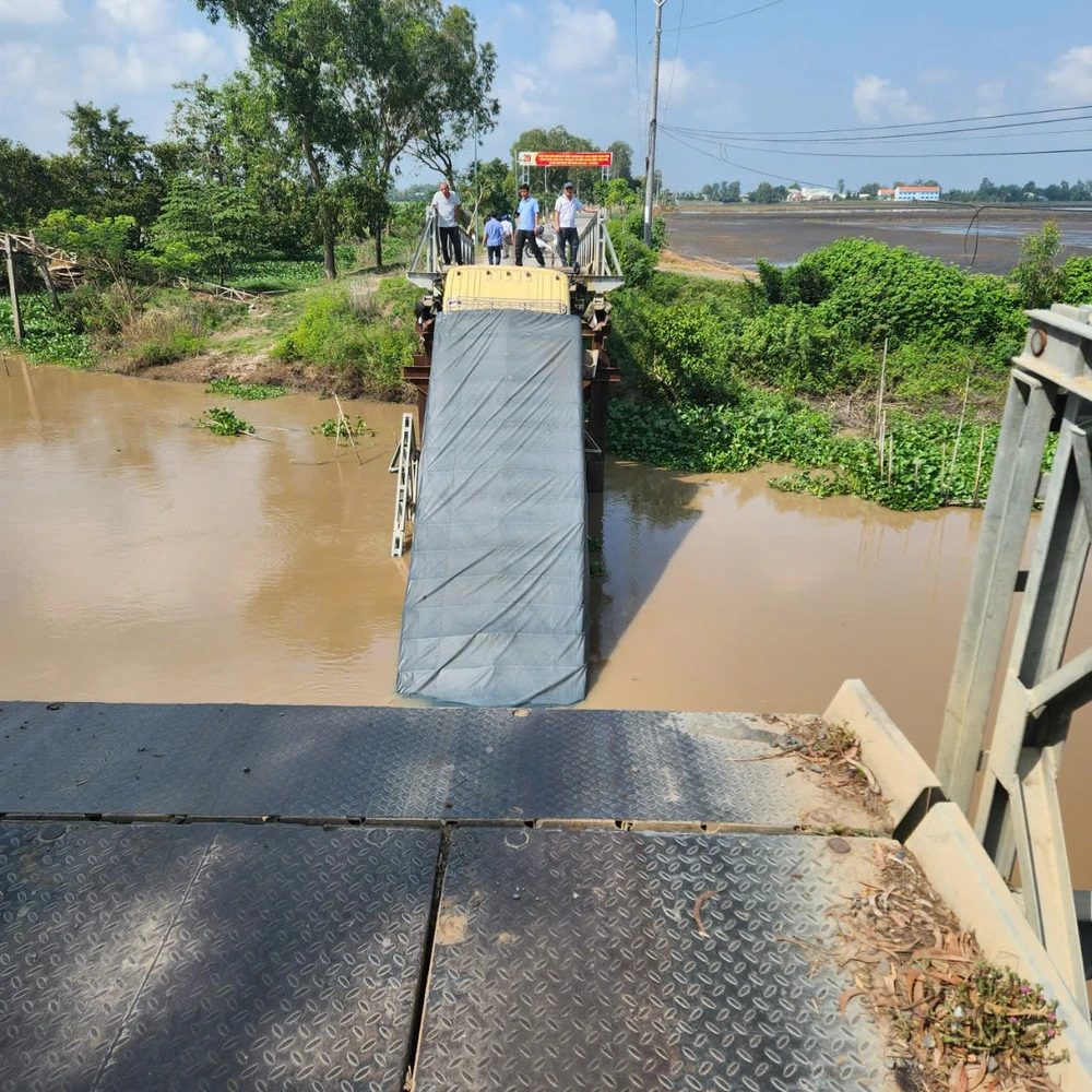 Xe tải làm sập cầu T6