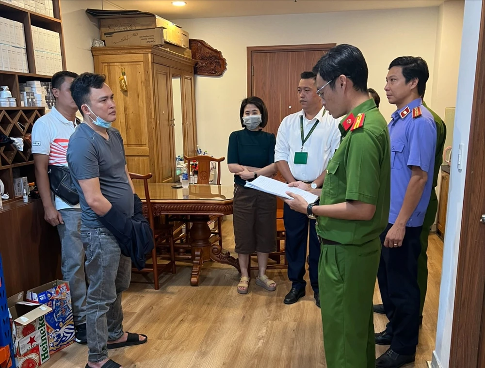 vu khống cán bộ cần thơ