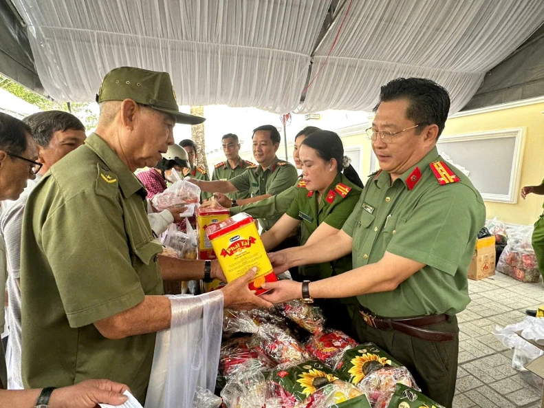 cho-0-dong-cong-an-tinh-an-giang-2.png