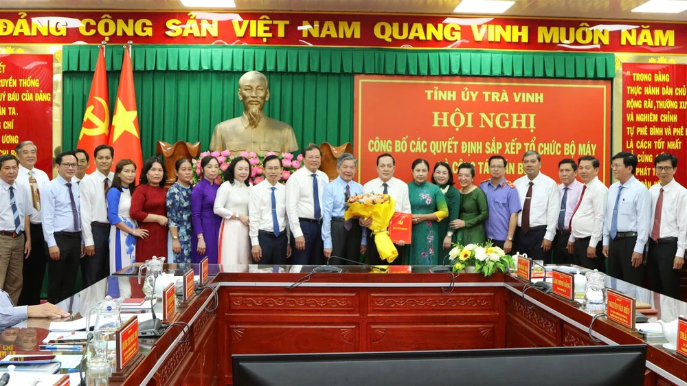 nghỉ hưu trước tuổi trà vinh