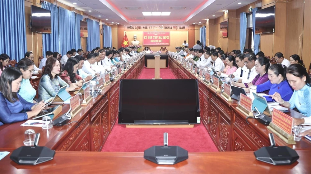 viên chức dôi dư trà vinh