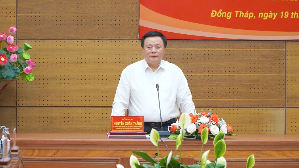 bộ chính trị làm việc tại đồng tháp