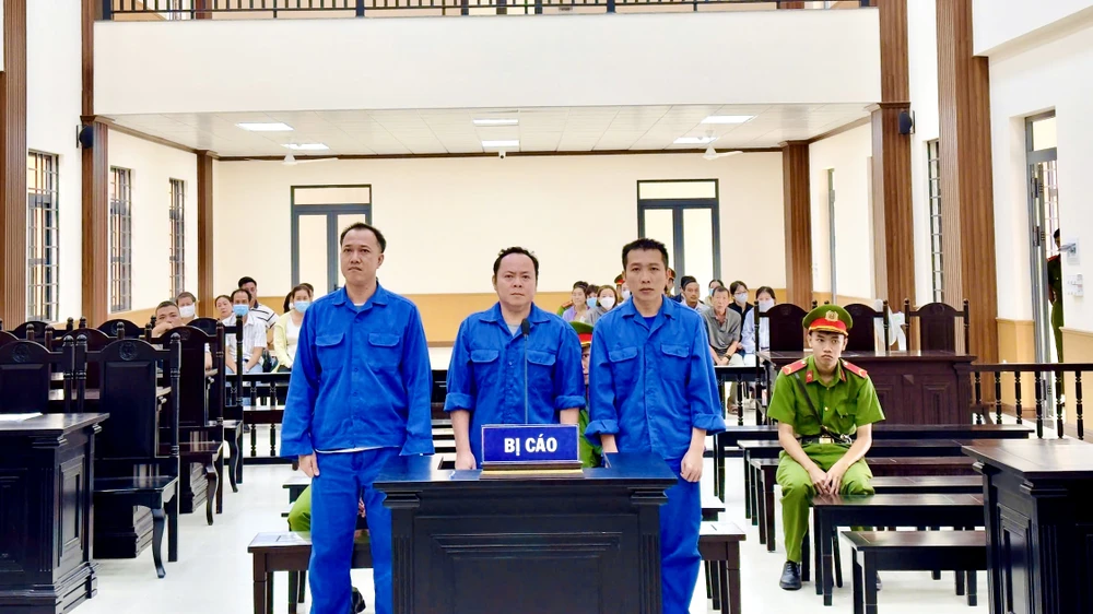 cựu cán bộ Trạm CSGT đường thuỷ Tân Châu bị phạt tù vì nhận hối lộ