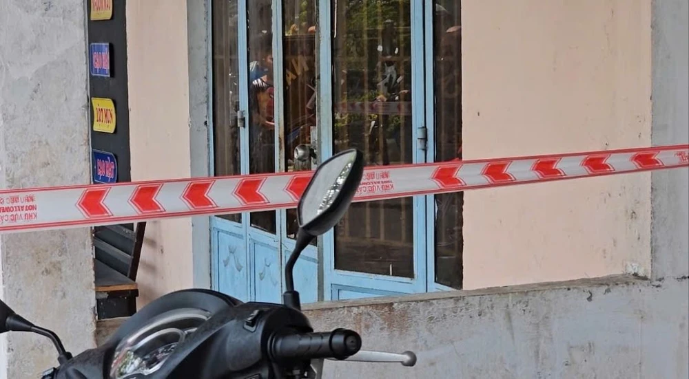 vợ chồng tử vong trong nhà ven quốc lộ 53